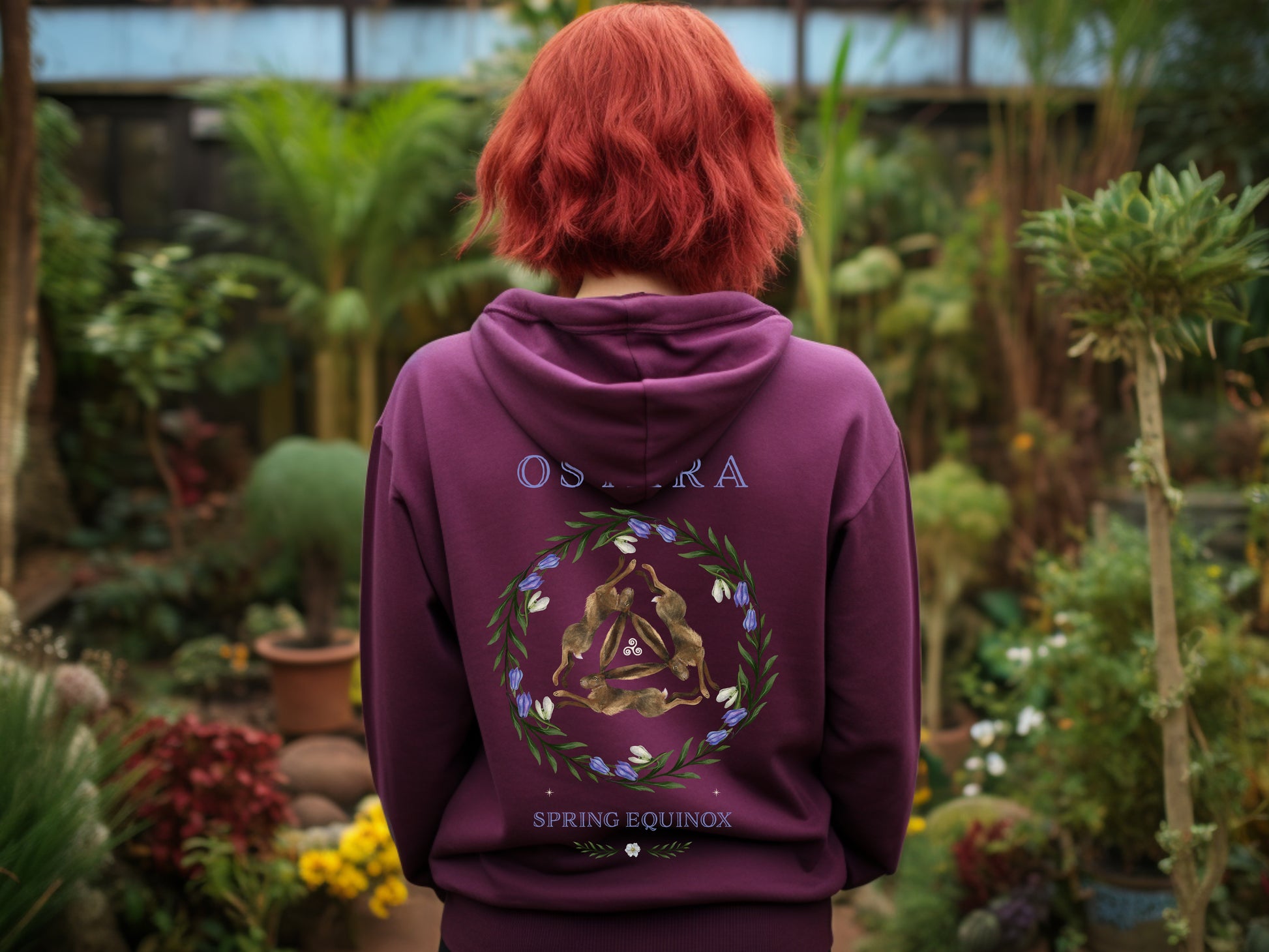 Ostara Hoodie in maroon