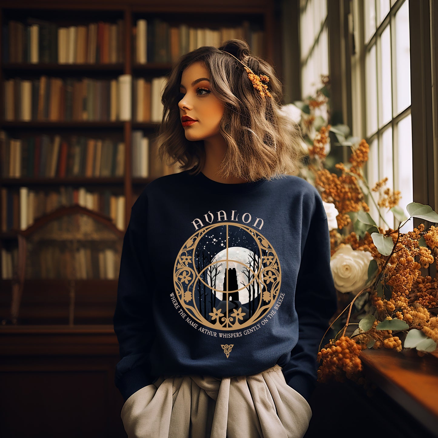 Whispers of Avalon Sweatshirt in Navy